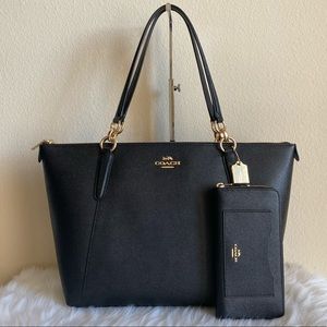 Coach purse and wallet set